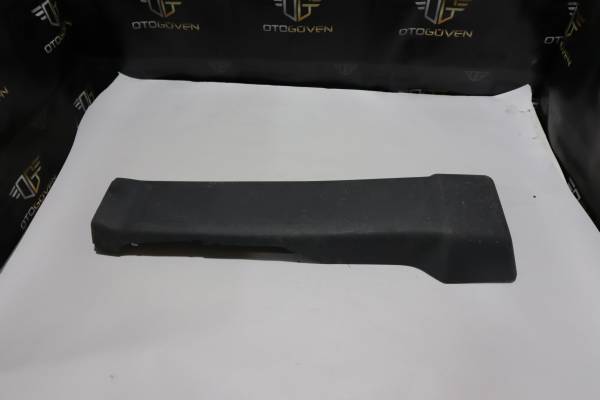 FORD RANGER 2.5 TDCİ ÇIKMA PARÇA  2013-15 ORTA DİREK PLASTİĞİ